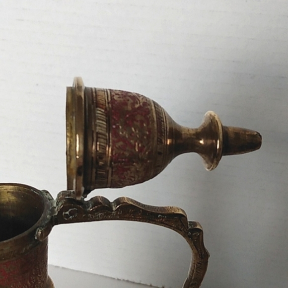 Brass Vintage ornate ewer pitchers w/ lid set of 2 - Picture 8 of 16